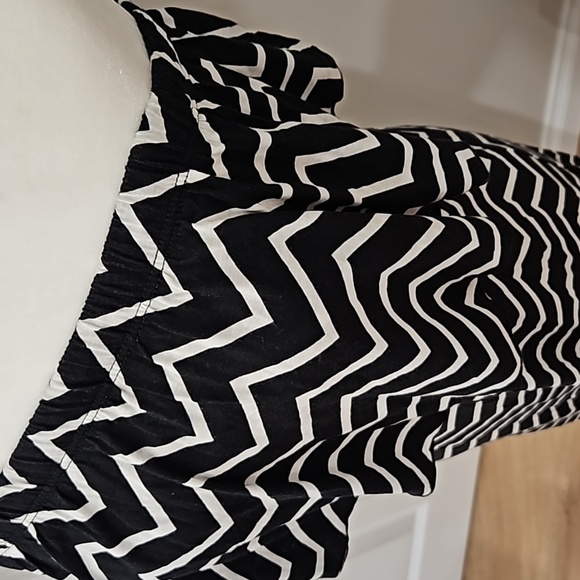 Lily Bleu Beach Chevron High Low Strapless Dress. SMALL - Picture 3 of 15